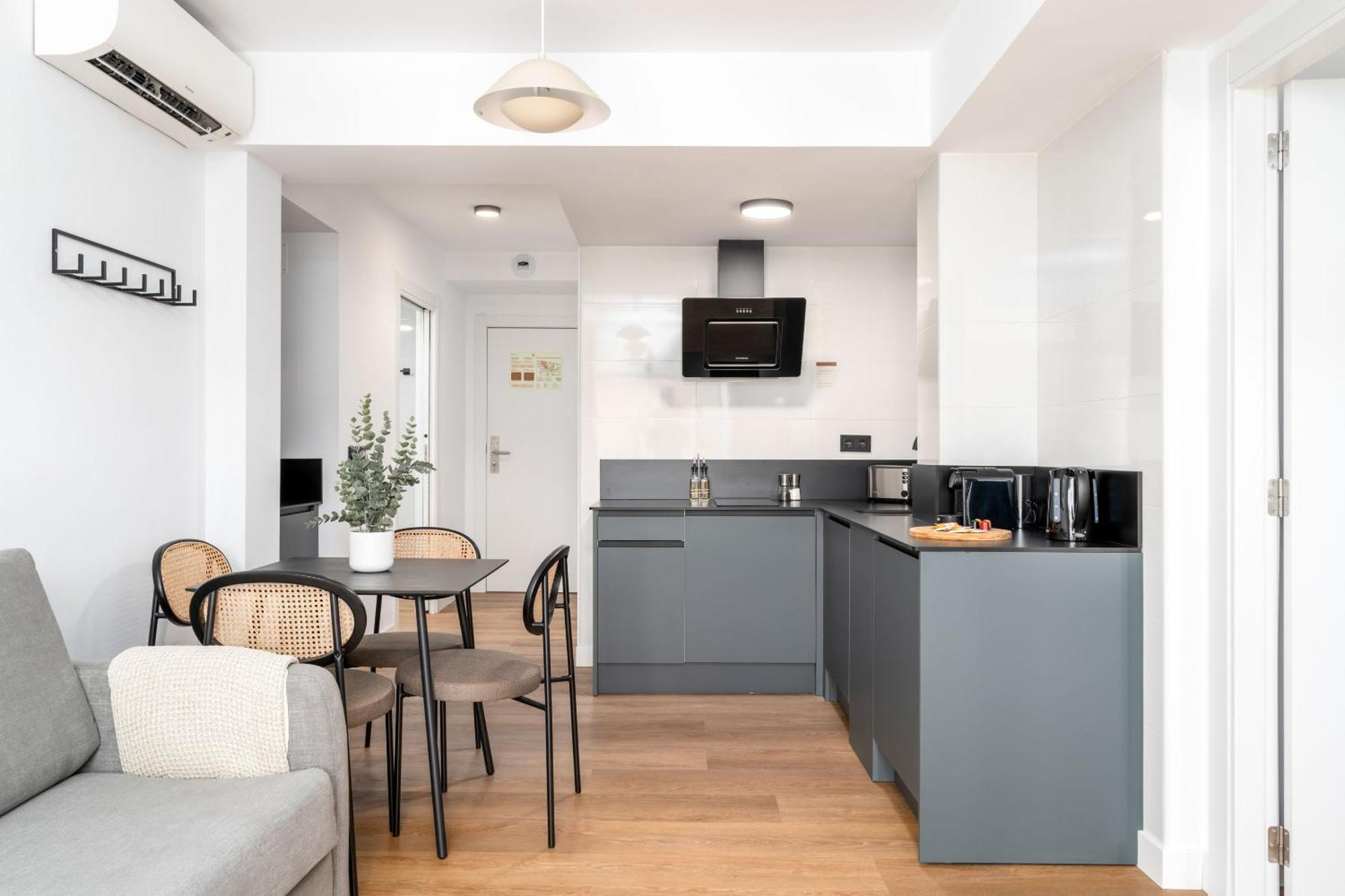 Limehome Calle Postigo Bajo Apartment *